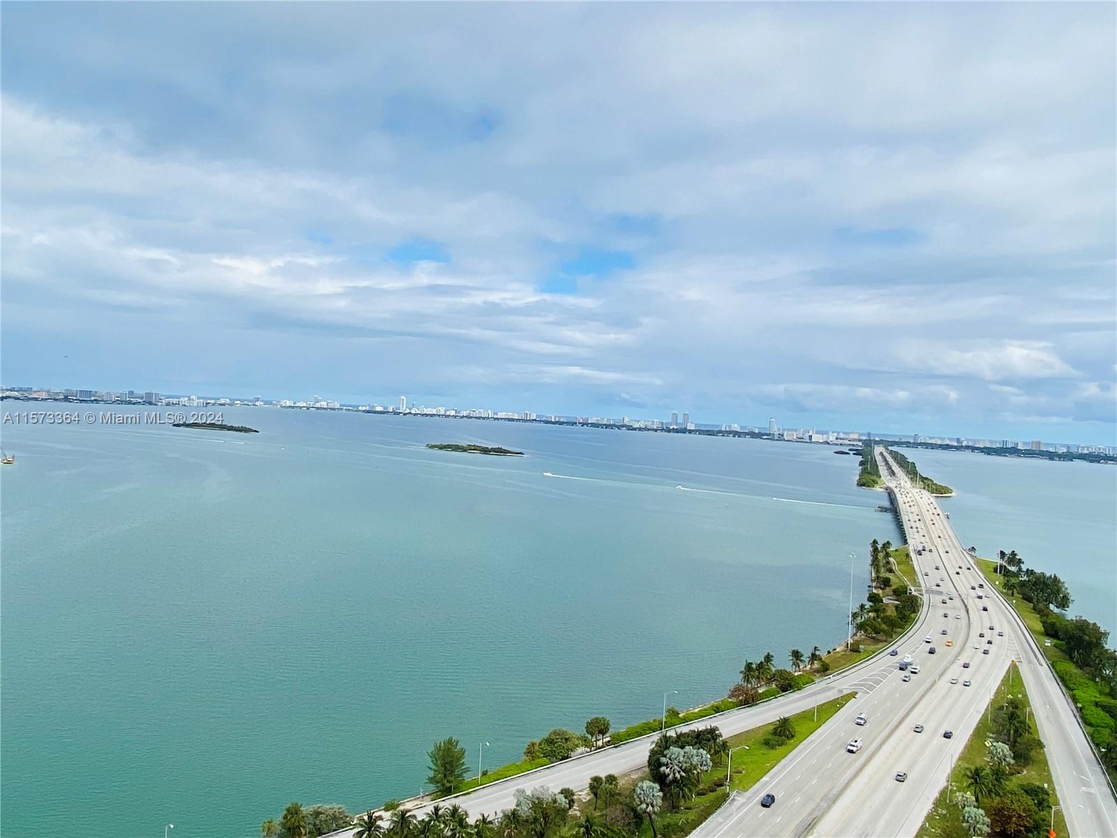 601 NE 36th St 2807, Miami, Florida 33137, 2 Bedrooms Bedrooms, ,2 BathroomsBathrooms,Residentiallease,For Rent,601 NE 36th St 2807,A11573364