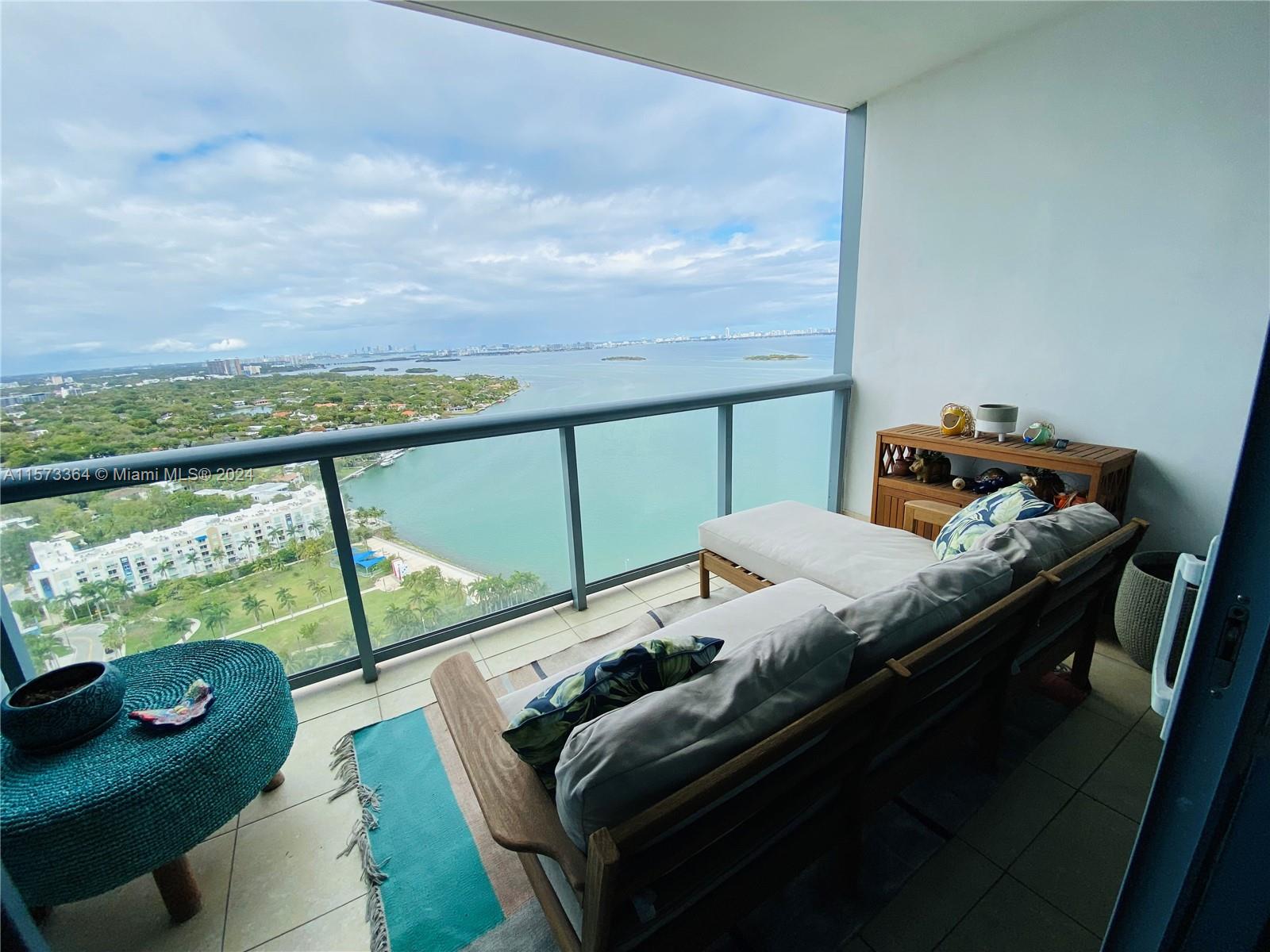 601 NE 36th St 2807, Miami, Florida 33137, 2 Bedrooms Bedrooms, ,2 BathroomsBathrooms,Residentiallease,For Rent,601 NE 36th St 2807,A11573364