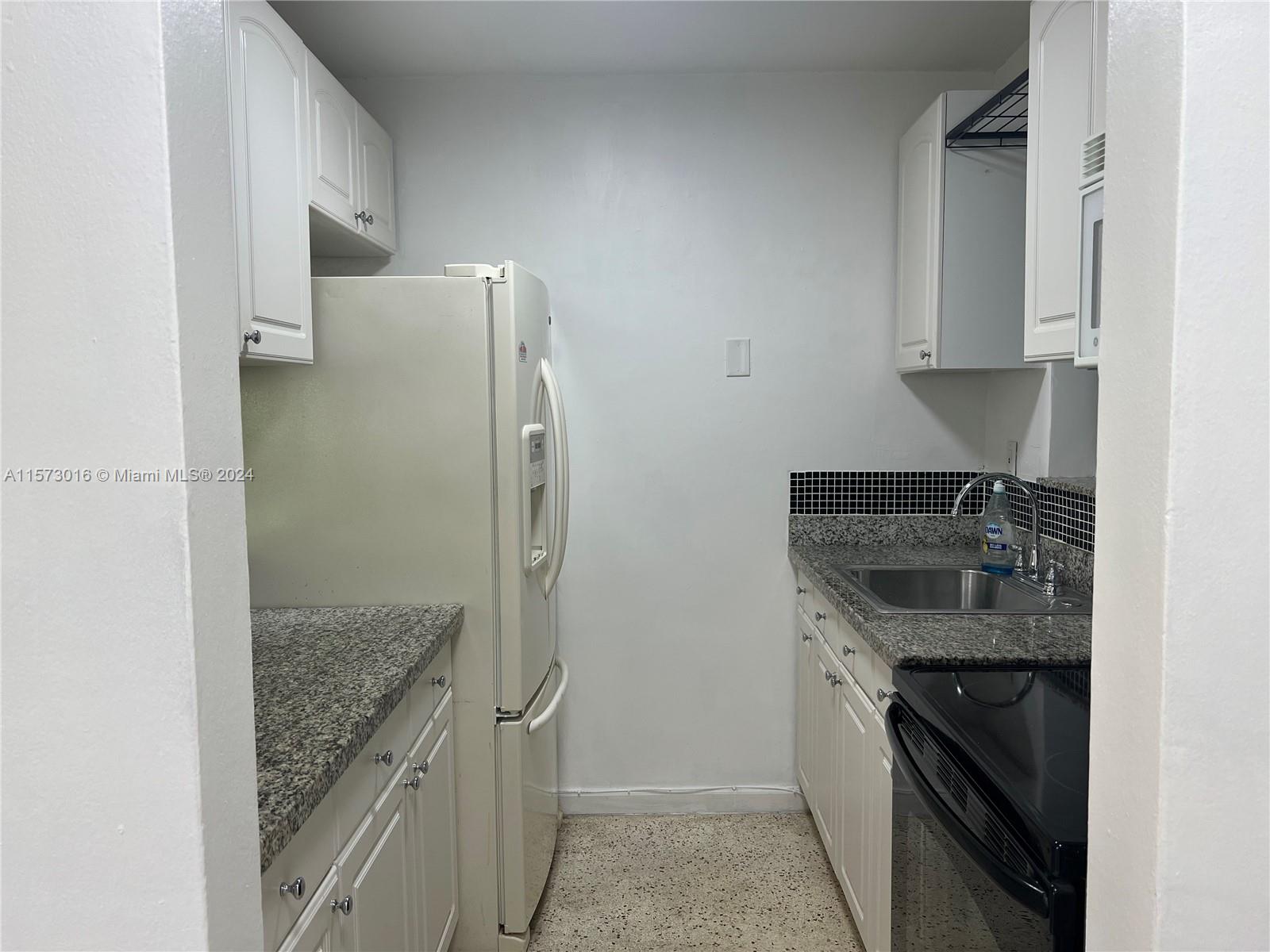 1530 SW 2nd St 107, Miami, Florida 33135, 2 Bedrooms Bedrooms, ,1 BathroomBathrooms,Residentiallease,For Rent,1530 SW 2nd St 107,A11573016