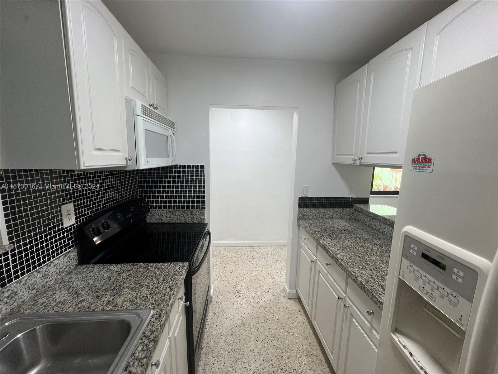 1530 SW 2nd St 107, Miami, Florida 33135, 2 Bedrooms Bedrooms, ,1 BathroomBathrooms,Residentiallease,For Rent,1530 SW 2nd St 107,A11573016