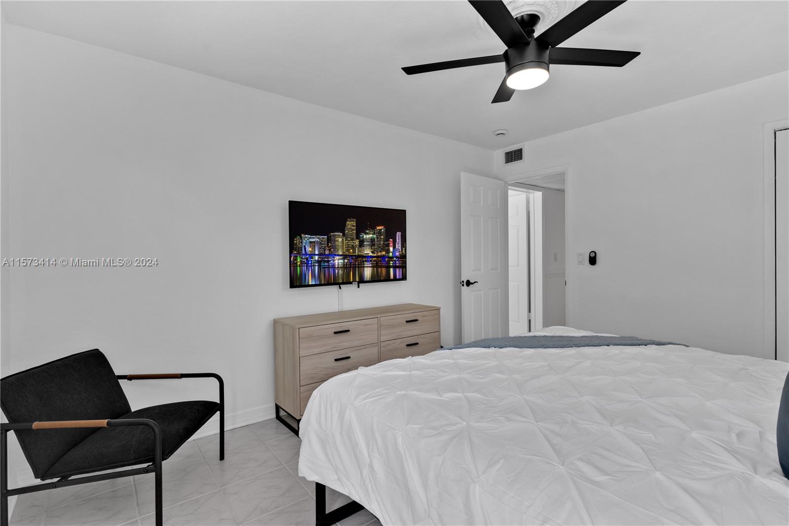 716 SW 9th St, Hallandale Beach, Florida 33009, 2 Bedrooms Bedrooms, ,2 BathroomsBathrooms,Residential,For Sale,716 SW 9th St,A11573414