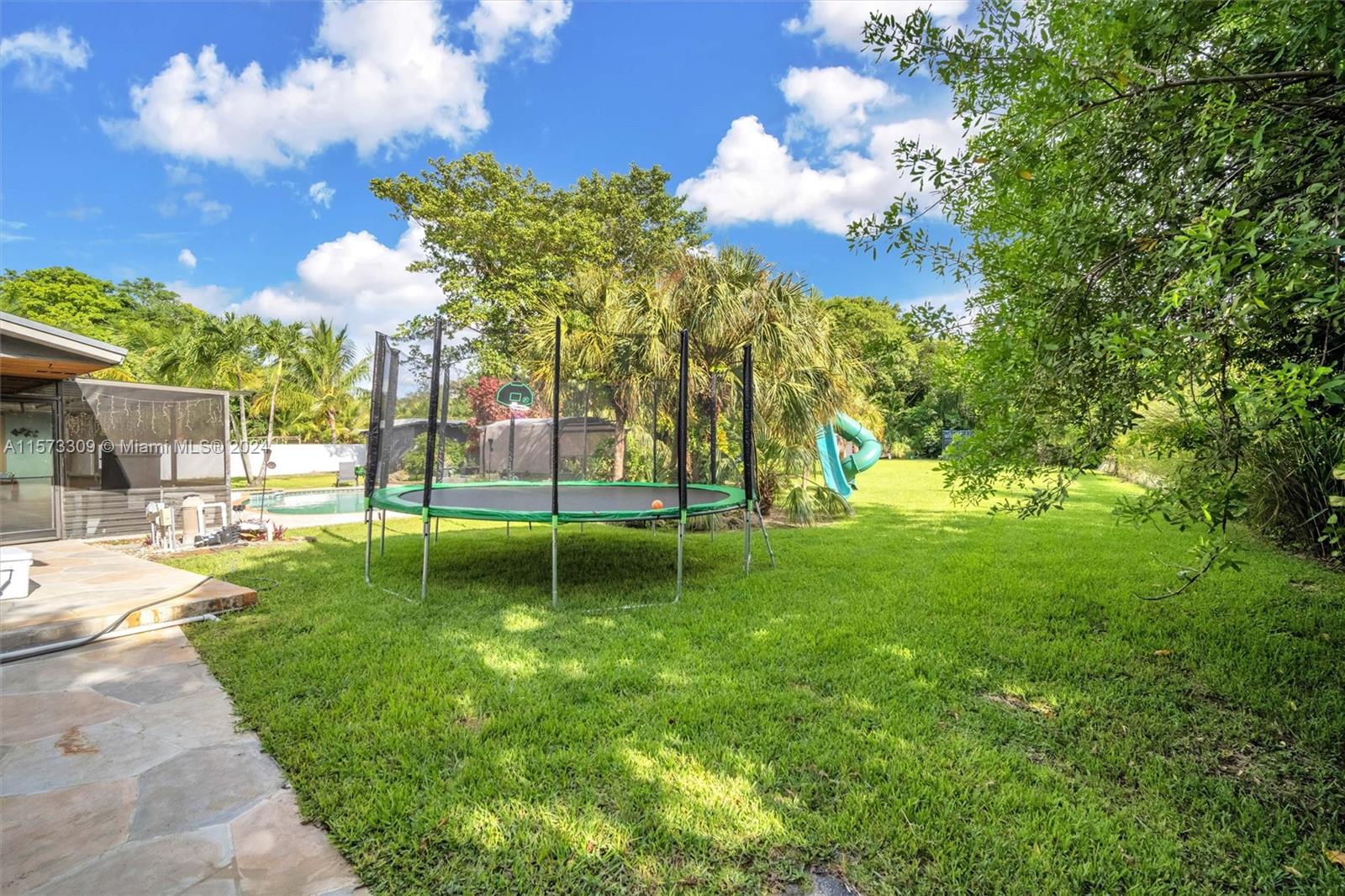 Listing Photo 15