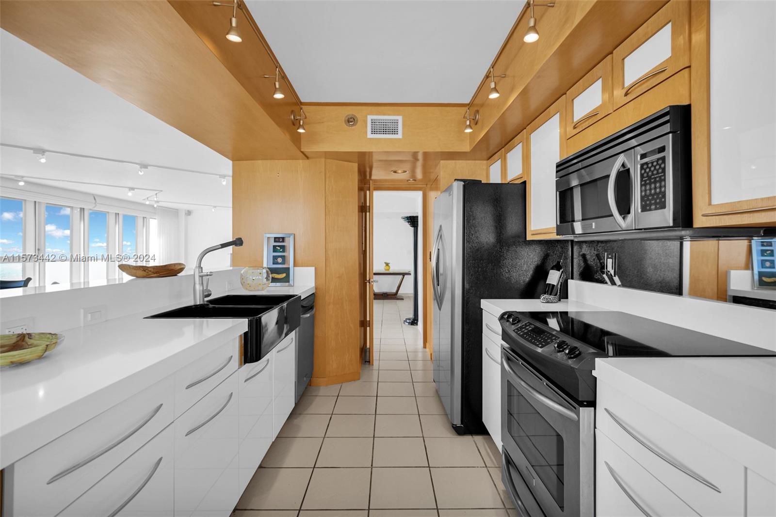 16485 Collins Ave 1236, Sunny Isles Beach, Florida 33160, 2 Bedrooms Bedrooms, ,2 BathroomsBathrooms,Residentiallease,For Rent,16485 Collins Ave 1236,A11573442