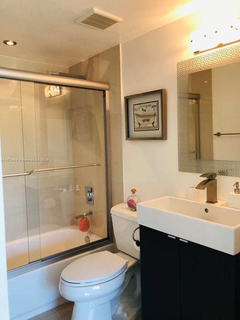 Miami, Florida 33136, 2 Bedrooms Bedrooms, ,2 BathroomsBathrooms,Residentiallease,For Rent,A11573484