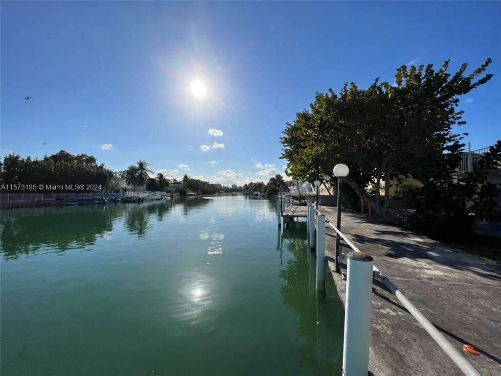 110 S Shore Dr 3G, Miami Beach, Florida 33141, 1 Bedroom Bedrooms, ,1 BathroomBathrooms,Residentiallease,For Rent,110 S Shore Dr 3G,A11573195