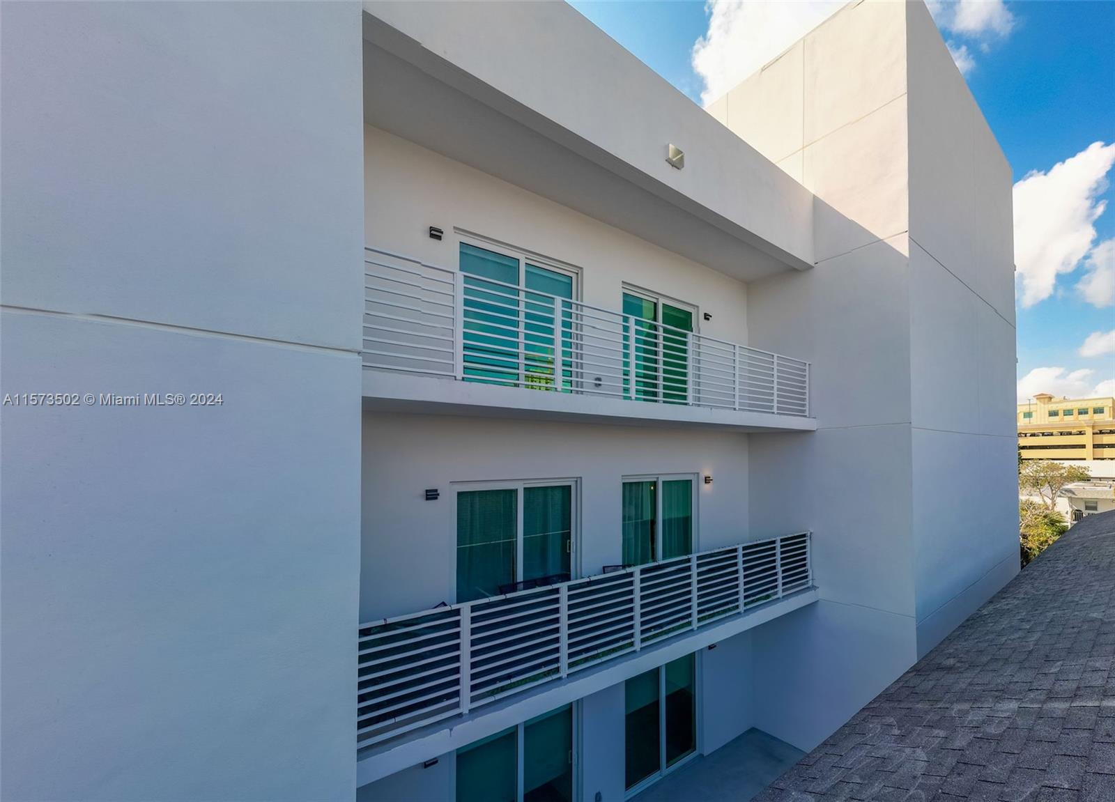 1938 Jackson St 306, Hollywood, Florida 33020, 1 Bedroom Bedrooms, ,1 BathroomBathrooms,Residential,For Sale,1938 Jackson St 306,A11573502