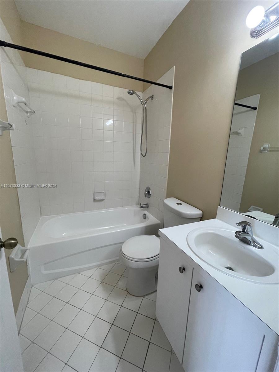 992 NE 41st Pl 992, Homestead, Florida 33033, 4 Bedrooms Bedrooms, ,2 BathroomsBathrooms,Residentiallease,For Rent,992 NE 41st Pl 992,A11573323