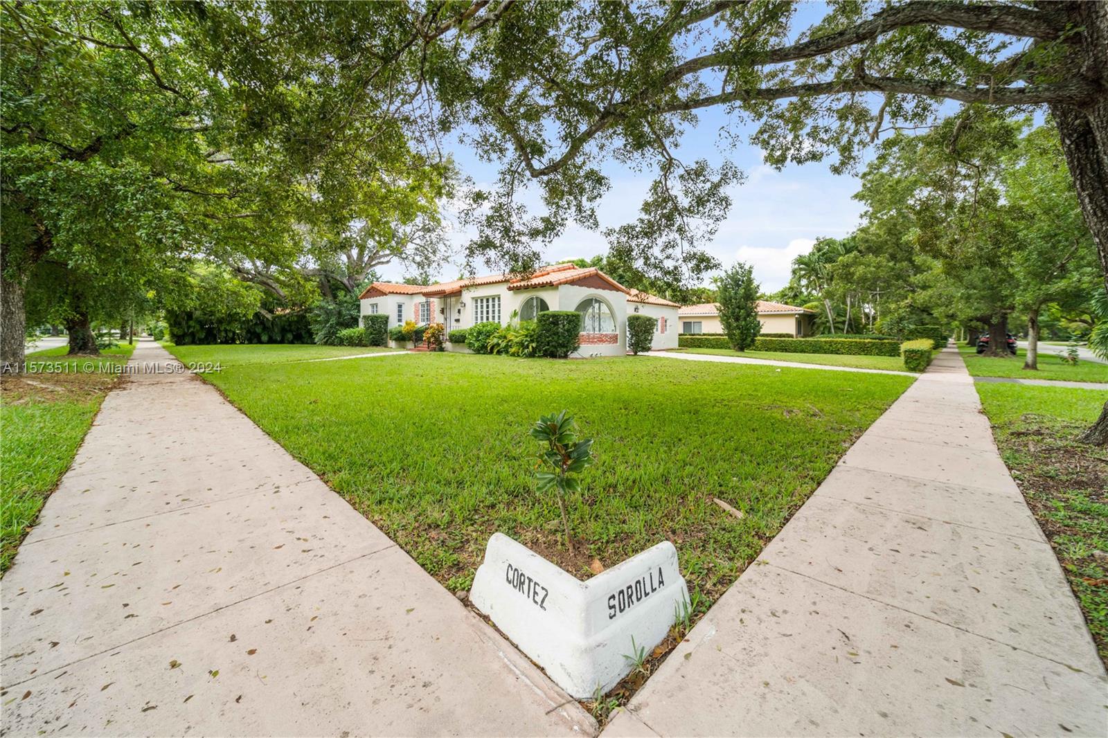 Beautiful Home in the heart of Coral Gables in a huge doble lot surrounded by mature trees, recently painted. New floors to be installed for new tenant. Split bedroom floor plan. Office and Sunroom. Family room and breakfast nook.