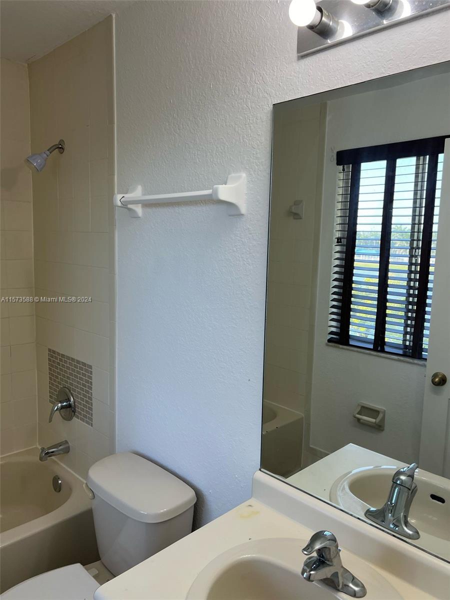 1474 SE 24th Ct 348, Homestead, Florida 33035, 3 Bedrooms Bedrooms, ,2 BathroomsBathrooms,Residentiallease,For Rent,1474 SE 24th Ct 348,A11573588