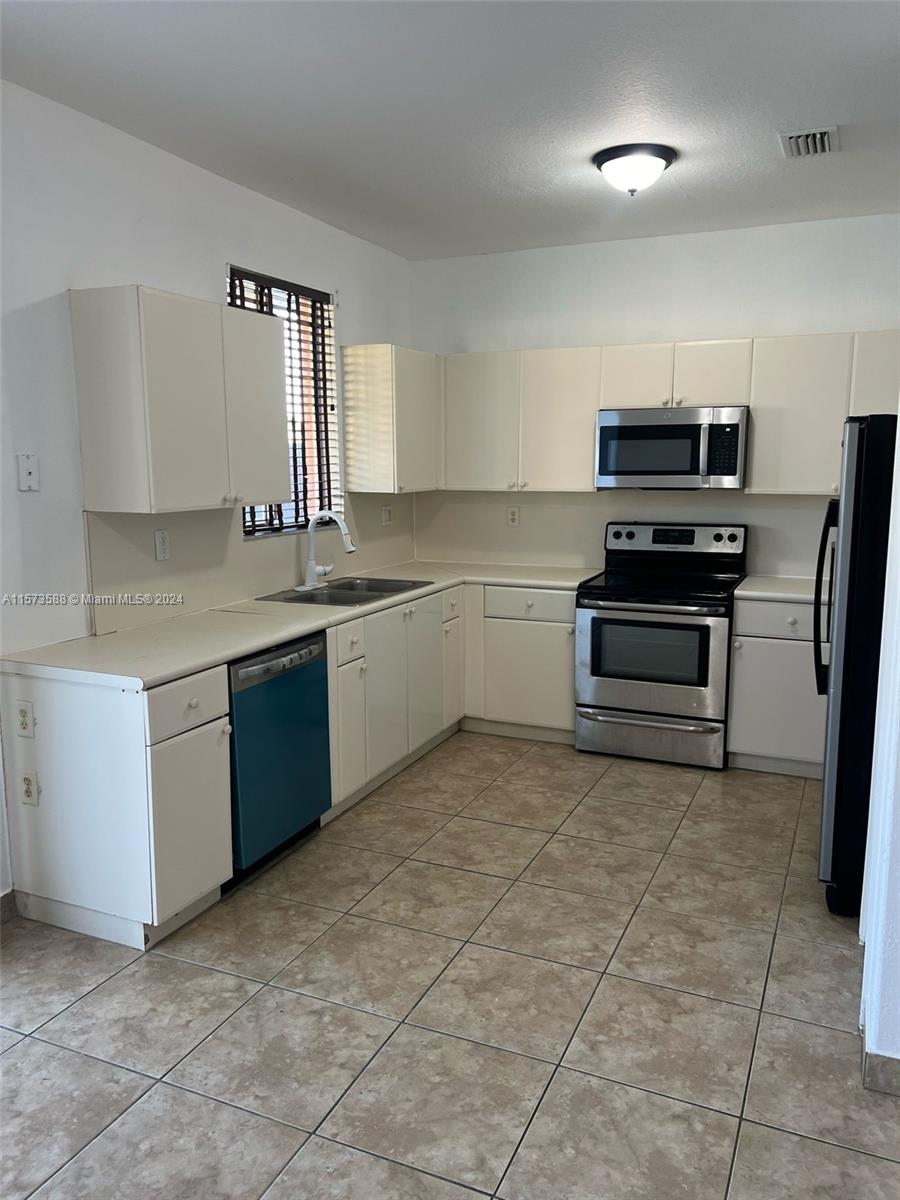 1474 SE 24th Ct 348, Homestead, Florida 33035, 3 Bedrooms Bedrooms, ,2 BathroomsBathrooms,Residentiallease,For Rent,1474 SE 24th Ct 348,A11573588