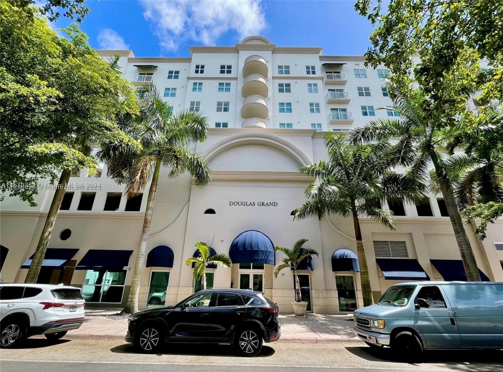 Spacious 1 Bed 1 Bath with unobstructed view of the Miami skyline. Conveniently located in the best Coral Gables location walking distance to restaurants/cafes, banks and Publix downstairs. Washer/Dryer in unit. 1 assigned parking space. Rent includes water, basic cable and internet/wifi!