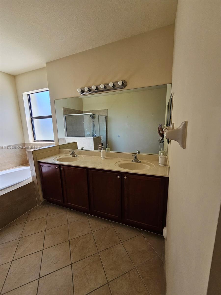 24041 SW 114th Pl 24041, Homestead, Florida 33032, 3 Bedrooms Bedrooms, ,2 BathroomsBathrooms,Residentiallease,For Rent,24041 SW 114th Pl 24041,A11573638