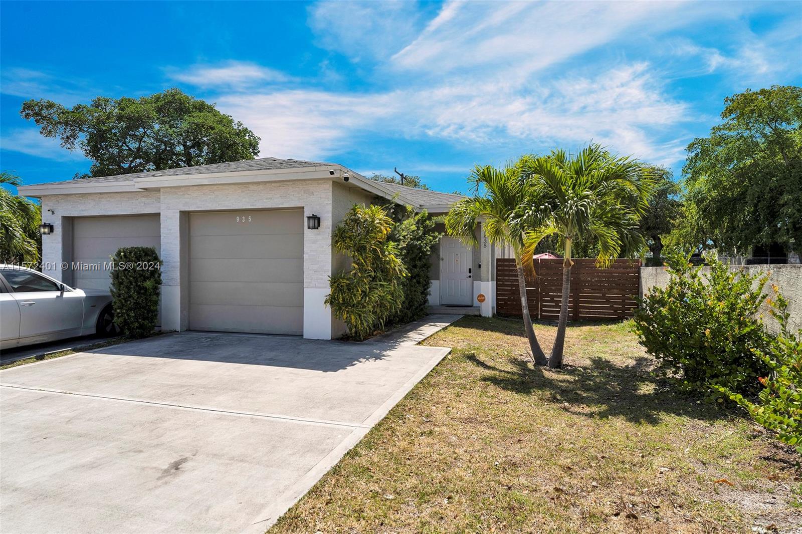 Undisclosed For Sale A11572401, FL