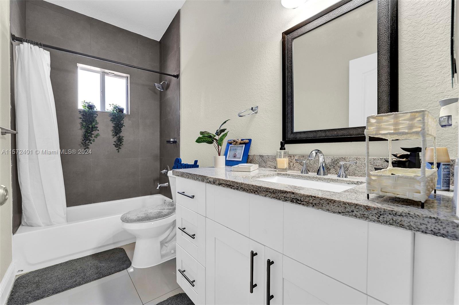 Fort Lauderdale, Florida 33311, 3 Bedrooms Bedrooms, ,2 BathroomsBathrooms,Residential,For Sale,A11572401