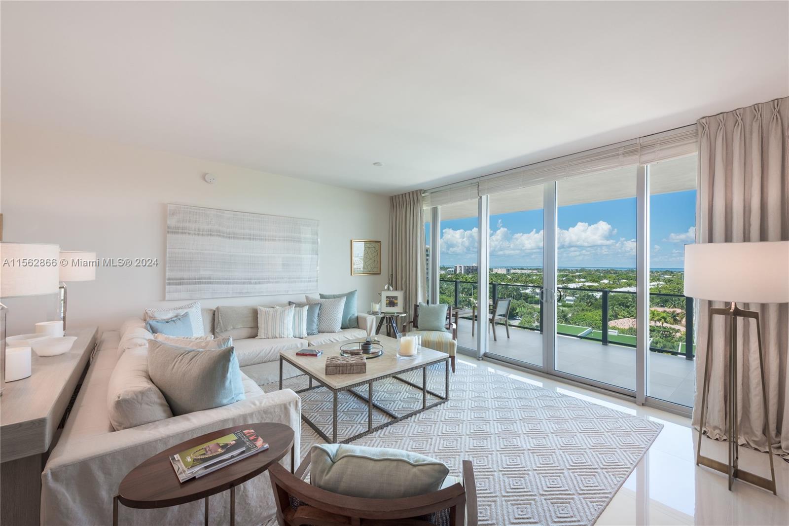 NO ANNUAL LEASES - MIN 2 MONTHS! Fully furnished with exquisite taste! 2 bedrooms + ENCLOSED DEN + 2.5 bathrooms. Amazing views to the island of Key Biscayne. Enjoy the most exclusive building in Key Biscayne and its amenities which include gym, spa, pool, restaurant on site and beach access. AVAILABLE NOW! UNIT IS NOT AVAILABLE FOR THE WINTER SEASON (its already rented for the period of December 27th 2024 - April 30th 2025).