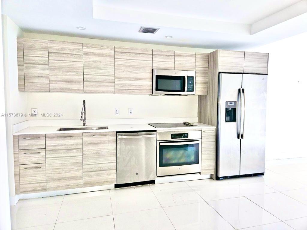 Miami, Florida 33137, 1 Bedroom Bedrooms, ,1 BathroomBathrooms,Residentiallease,For Rent,A11573679