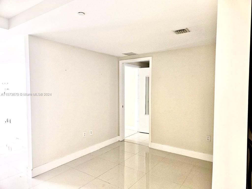 Miami, Florida 33137, 1 Bedroom Bedrooms, ,1 BathroomBathrooms,Residentiallease,For Rent,A11573679
