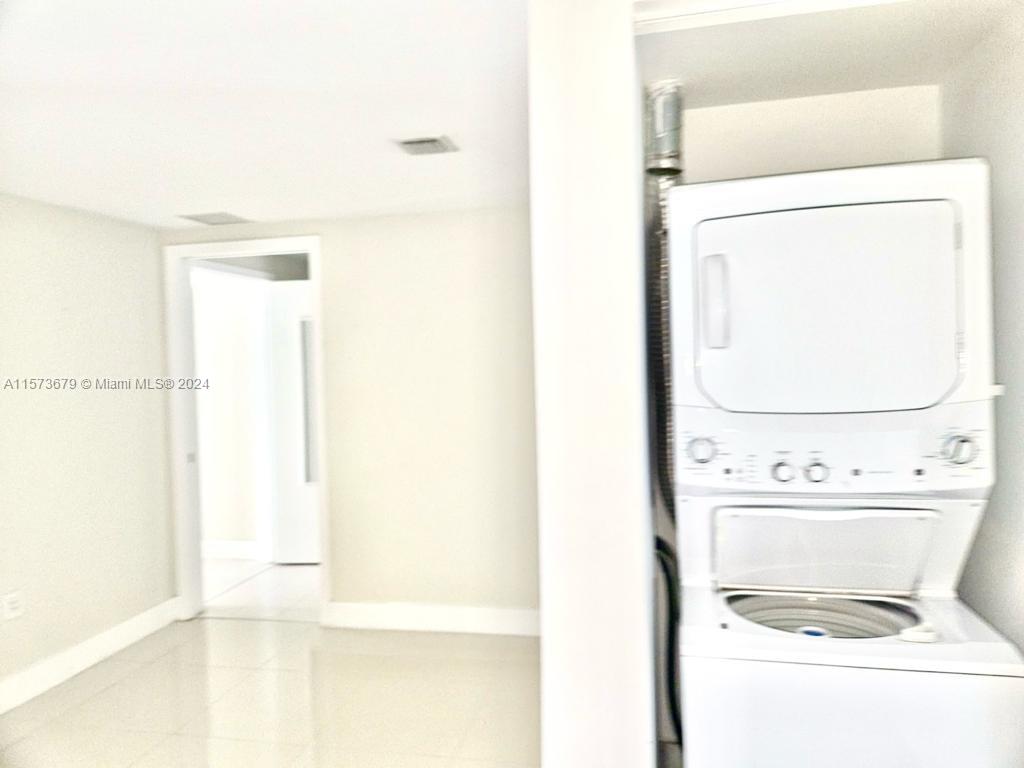 Miami, Florida 33137, 1 Bedroom Bedrooms, ,1 BathroomBathrooms,Residentiallease,For Rent,A11573679