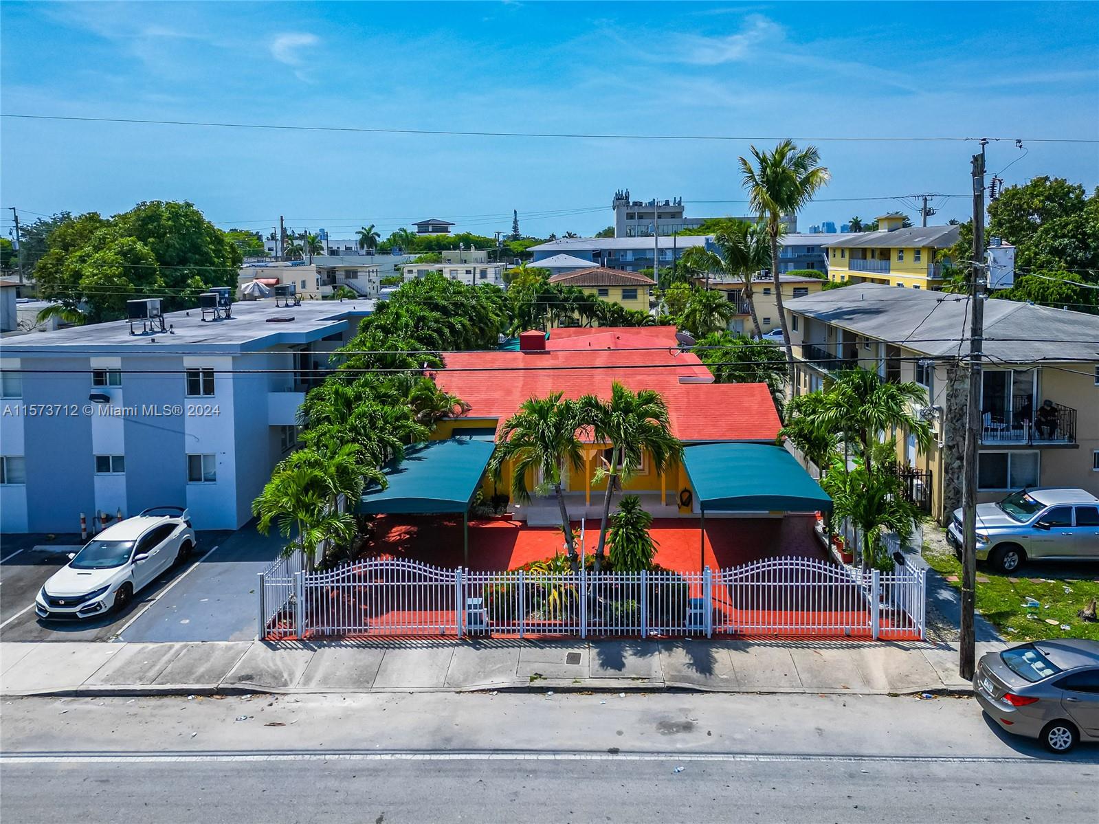 1828 SW 6th St 2, Miami, Florida 33135, 2 Bedrooms Bedrooms, ,1 BathroomBathrooms,Residentiallease,For Rent,1828 SW 6th St 2,A11573712