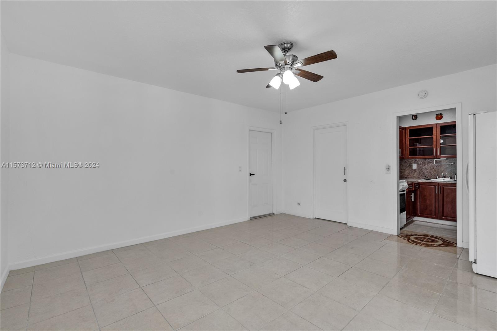 1828 SW 6th St 2, Miami, Florida 33135, 2 Bedrooms Bedrooms, ,1 BathroomBathrooms,Residentiallease,For Rent,1828 SW 6th St 2,A11573712