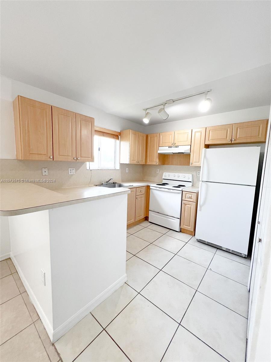 2910 SE 12th Rd 206-29, Homestead, Florida 33035, 3 Bedrooms Bedrooms, ,2 BathroomsBathrooms,Residentiallease,For Rent,2910 SE 12th Rd 206-29,A11573575