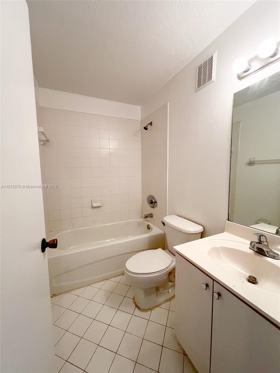 2910 SE 12th Rd 206-29, Homestead, Florida 33035, 3 Bedrooms Bedrooms, ,2 BathroomsBathrooms,Residentiallease,For Rent,2910 SE 12th Rd 206-29,A11573575