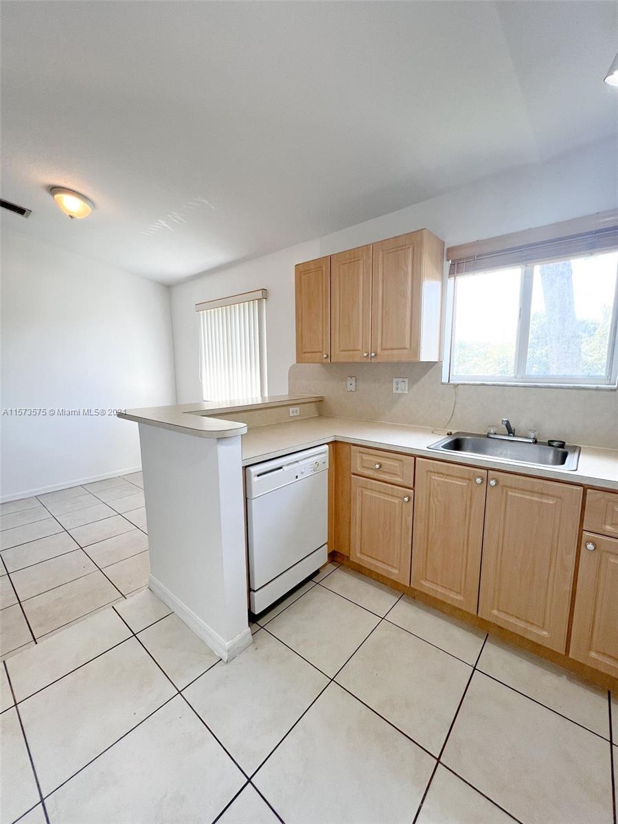 2910 SE 12th Rd 206-29, Homestead, Florida 33035, 3 Bedrooms Bedrooms, ,2 BathroomsBathrooms,Residentiallease,For Rent,2910 SE 12th Rd 206-29,A11573575