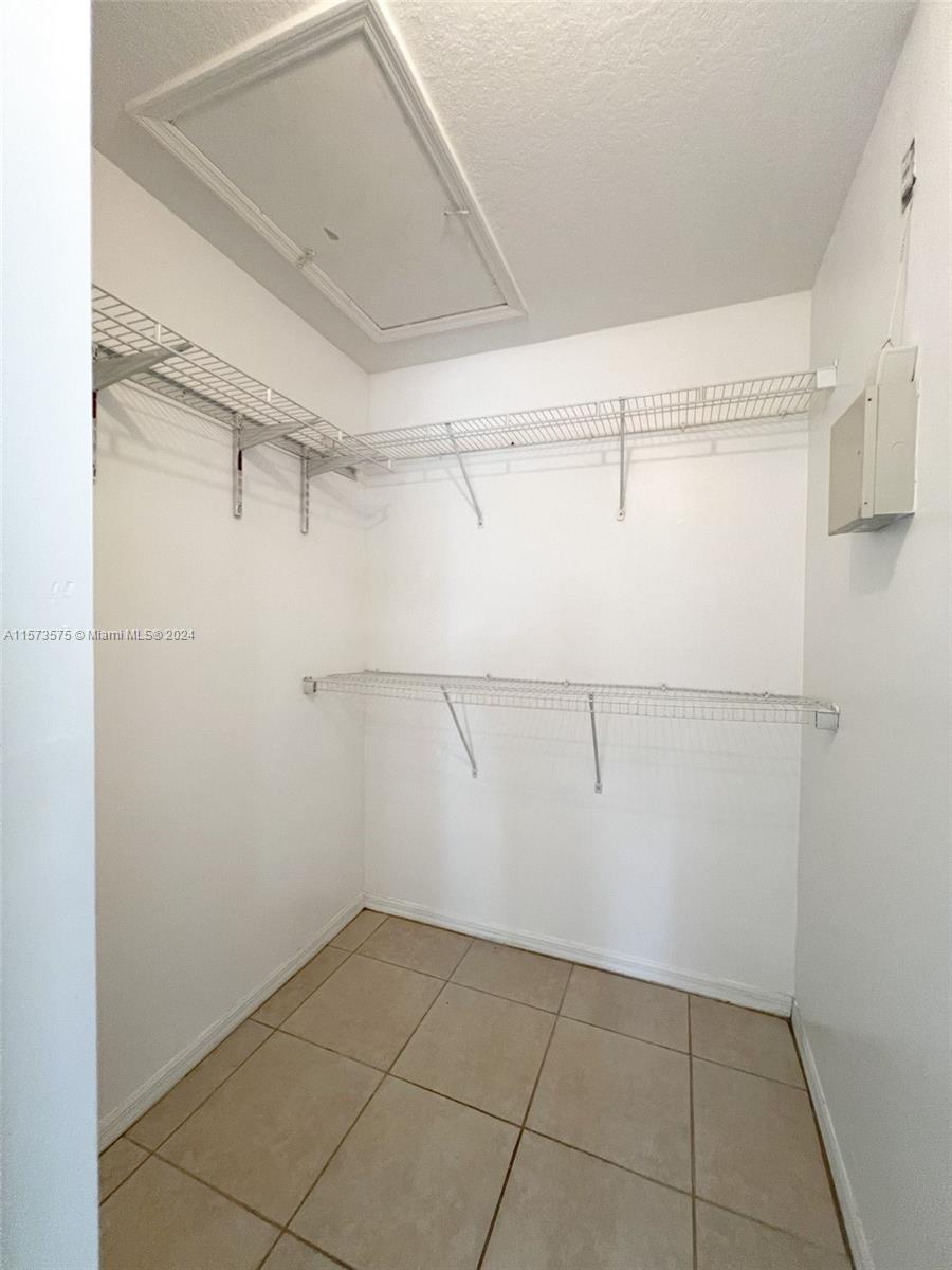 2910 SE 12th Rd 206-29, Homestead, Florida 33035, 3 Bedrooms Bedrooms, ,2 BathroomsBathrooms,Residentiallease,For Rent,2910 SE 12th Rd 206-29,A11573575