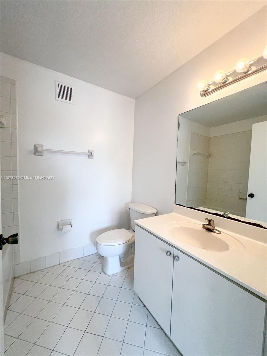 2910 SE 12th Rd 206-29, Homestead, Florida 33035, 3 Bedrooms Bedrooms, ,2 BathroomsBathrooms,Residentiallease,For Rent,2910 SE 12th Rd 206-29,A11573575