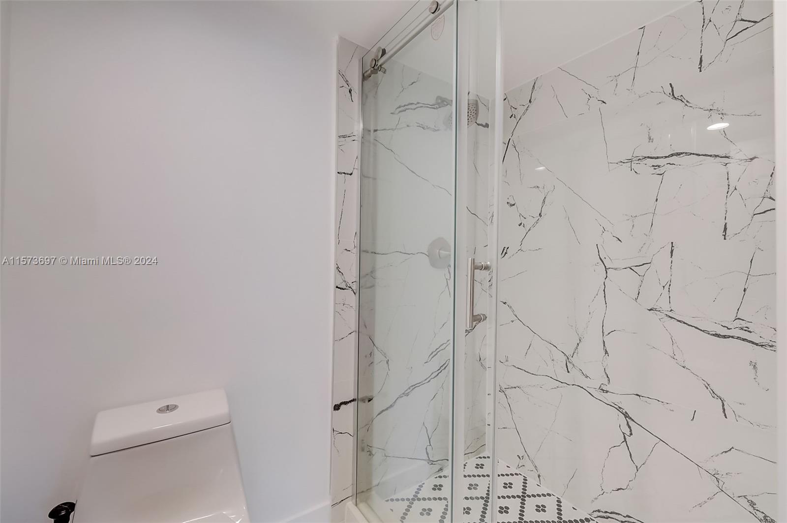 2ND BATHROOM