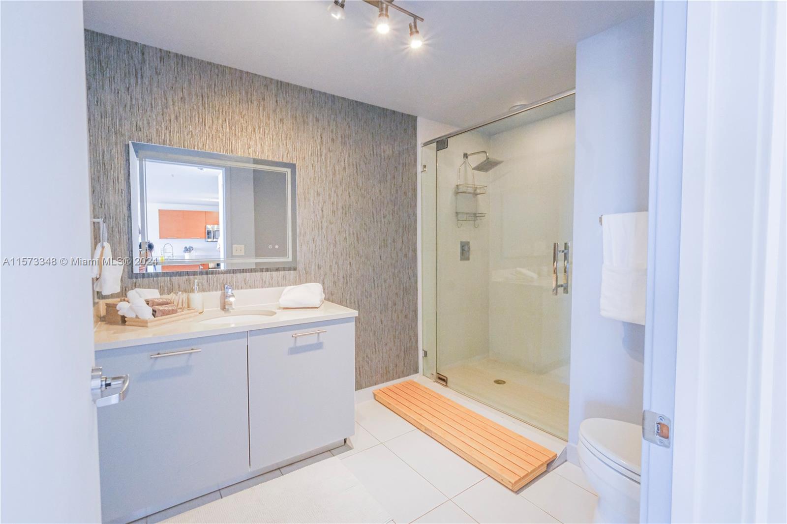 3250 NE 1st Ave 909, Miami, Florida 33137, 1 Bedroom Bedrooms, ,1 BathroomBathrooms,Residentiallease,For Rent,3250 NE 1st Ave 909,A11573348