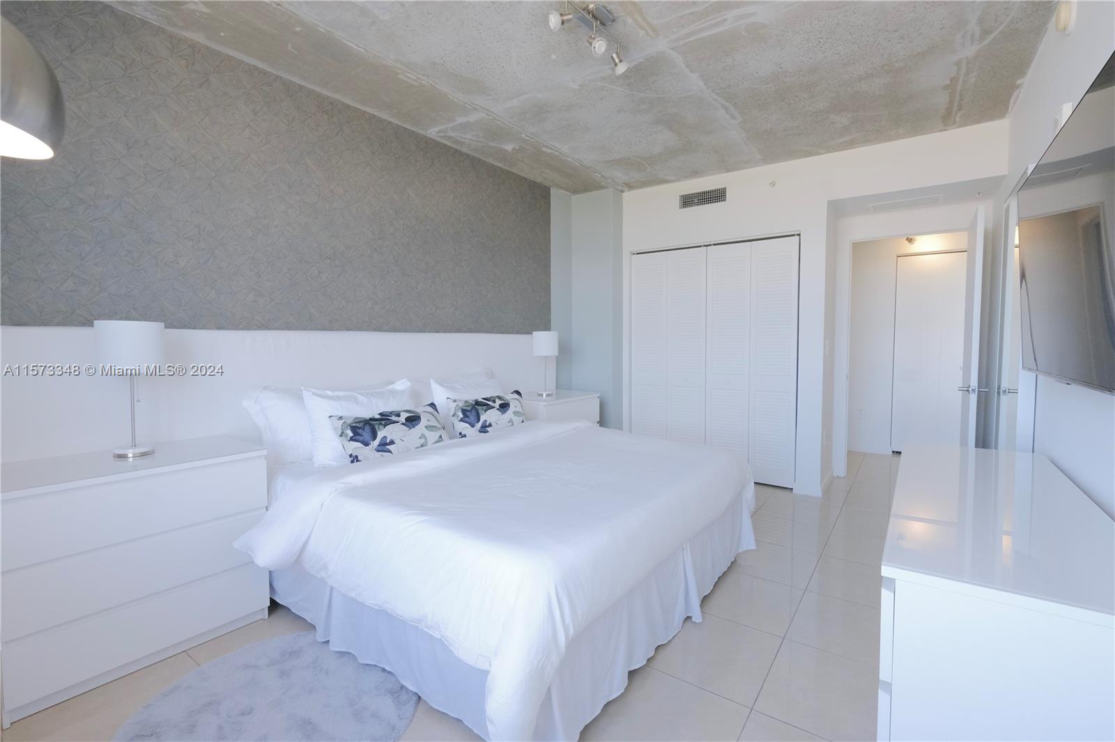 3250 NE 1st Ave 909, Miami, Florida 33137, 1 Bedroom Bedrooms, ,1 BathroomBathrooms,Residentiallease,For Rent,3250 NE 1st Ave 909,A11573348