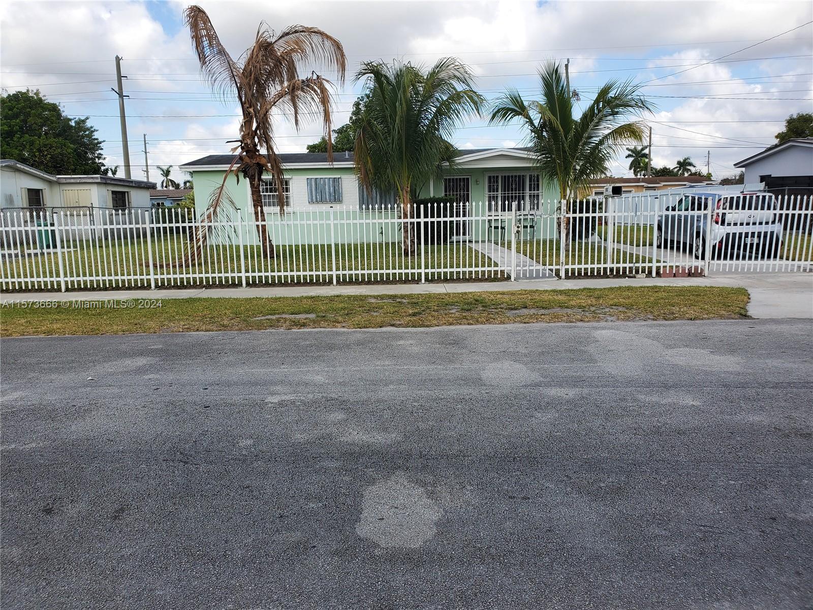 14700 SW 105th Ct, Miami, Florida 33176, 3 Bedrooms Bedrooms, ,1 BathroomBathrooms,Residential,For Sale,14700 SW 105th Ct,A11573666