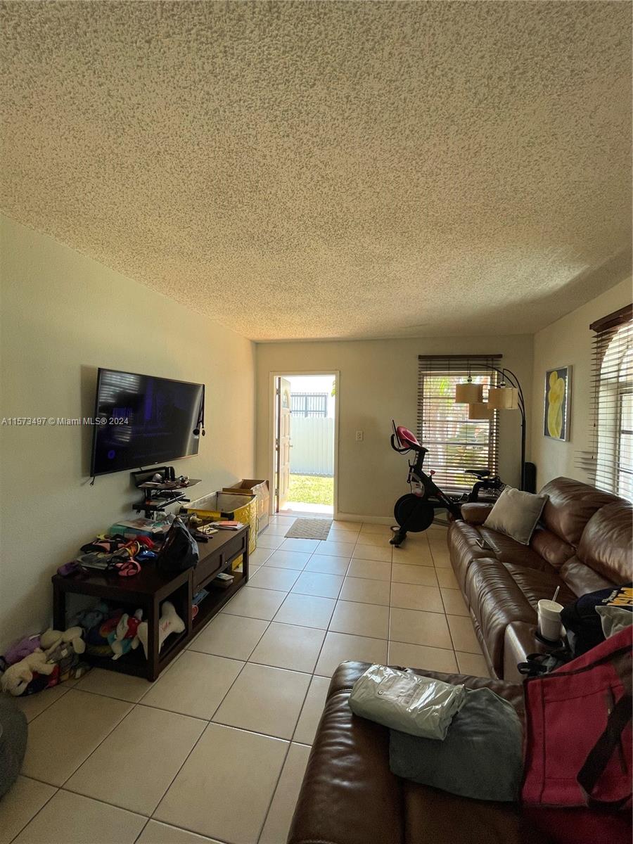 3268 SW 7th St 3268, Miami, Florida 33135, 3 Bedrooms Bedrooms, ,2 BathroomsBathrooms,Residentiallease,For Rent,3268 SW 7th St 3268,A11573497