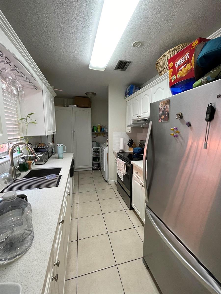 3268 SW 7th St 3268, Miami, Florida 33135, 3 Bedrooms Bedrooms, ,2 BathroomsBathrooms,Residentiallease,For Rent,3268 SW 7th St 3268,A11573497