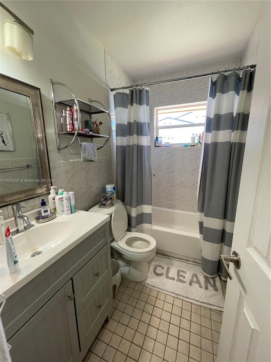3268 SW 7th St 3268, Miami, Florida 33135, 3 Bedrooms Bedrooms, ,2 BathroomsBathrooms,Residentiallease,For Rent,3268 SW 7th St 3268,A11573497
