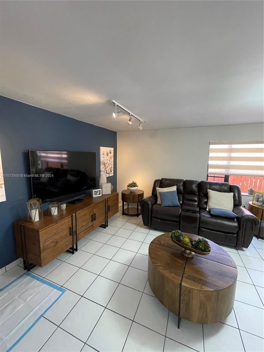 3270 SW 7th St 3270, Miami, Florida 33135, 3 Bedrooms Bedrooms, ,2 BathroomsBathrooms,Residentiallease,For Rent,3270 SW 7th St 3270,A11573500