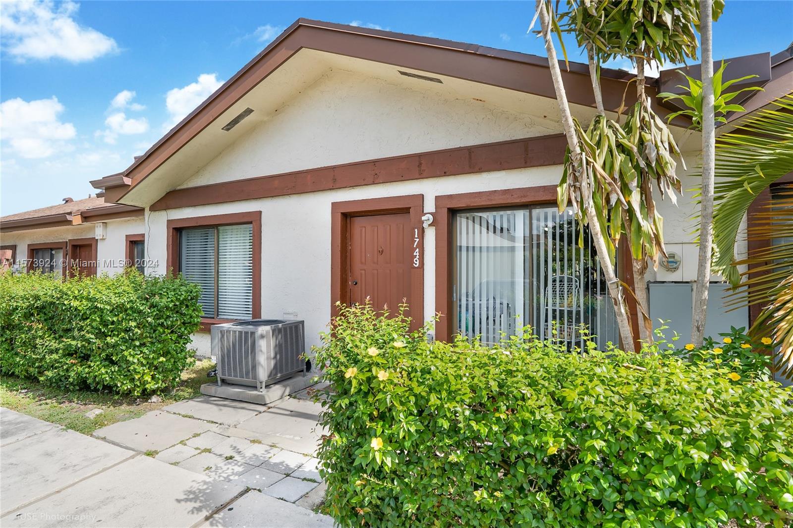 1749 NW 71st Ave 109, Plantation, Florida 33313, 2 Bedrooms Bedrooms, ,2 BathroomsBathrooms,Residential,For Sale,1749 NW 71st Ave 109,A11573924