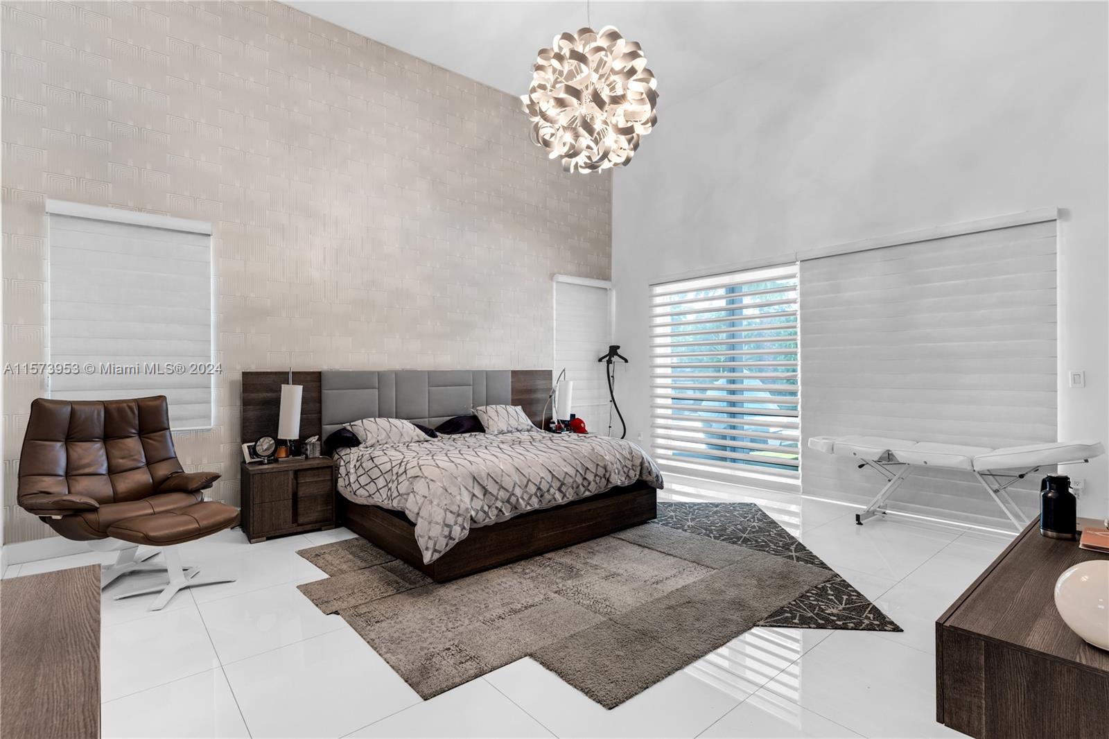 8404 NW 33rd Ter 8404, Doral, Florida 33122, 6 Bedrooms Bedrooms, ,6 BathroomsBathrooms,Residentiallease,For Rent,8404 NW 33rd Ter 8404,A11573953