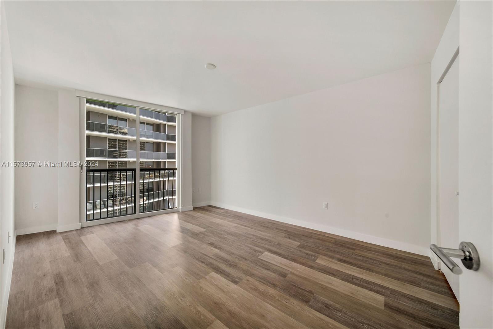 1756 N Bayshore Dr 29F, Miami, Florida 33132, 1 Bedroom Bedrooms, ,1 BathroomBathrooms,Residentiallease,For Rent,1756 N Bayshore Dr 29F,A11573957