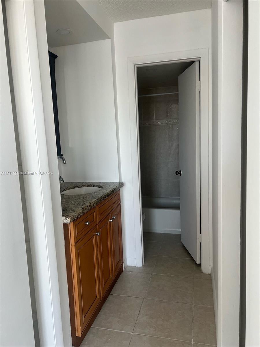 3161 S Ocean Dr 1003, Hallandale Beach, Florida 33009, 1 Bedroom Bedrooms, ,1 BathroomBathrooms,Residentiallease,For Rent,3161 S Ocean Dr 1003,A11573962