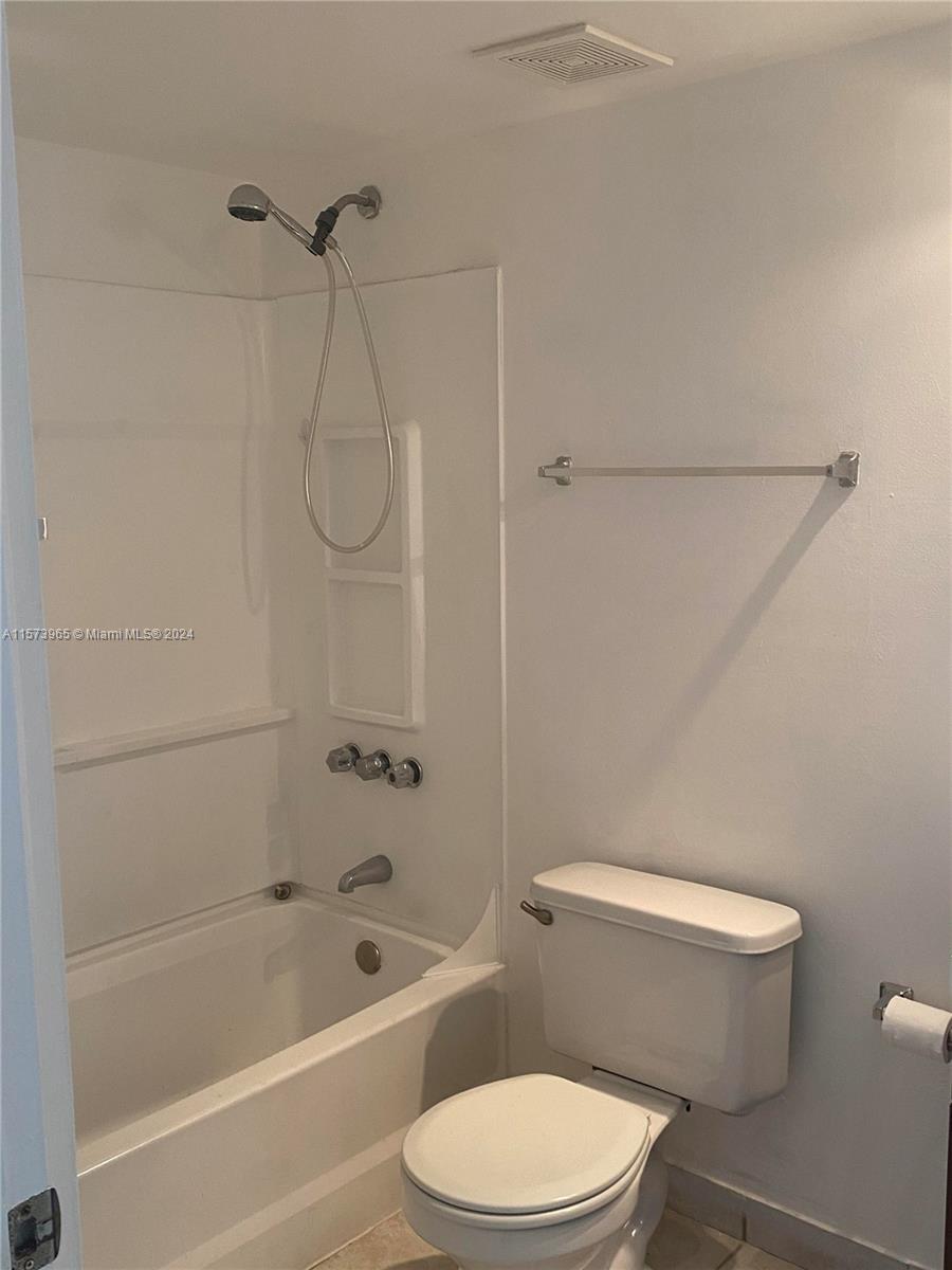 14921 SW 82nd Ln 19-408, Miami, Florida 33193, 3 Bedrooms Bedrooms, ,2 BathroomsBathrooms,Residentiallease,For Rent,14921 SW 82nd Ln 19-408,A11573965