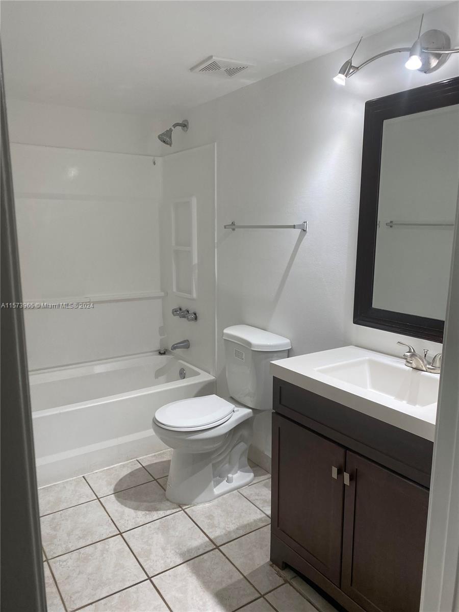 14921 SW 82nd Ln 19-408, Miami, Florida 33193, 3 Bedrooms Bedrooms, ,2 BathroomsBathrooms,Residentiallease,For Rent,14921 SW 82nd Ln 19-408,A11573965