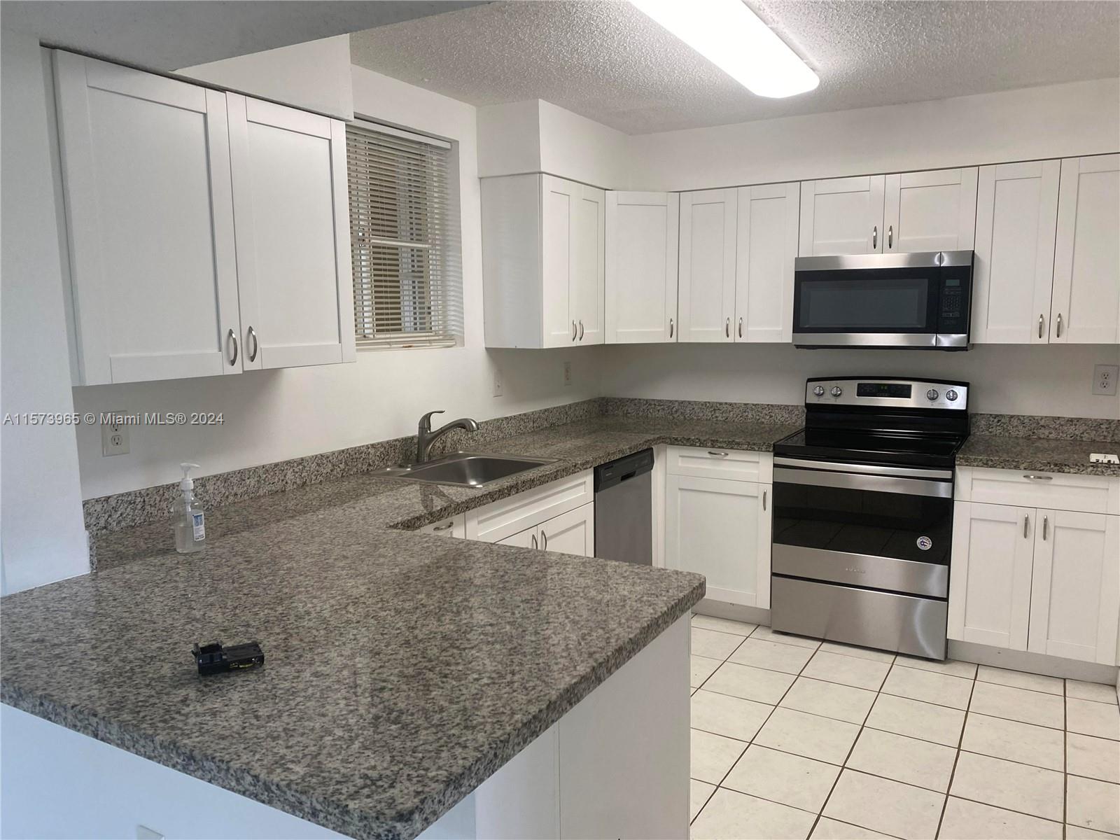 14921 SW 82nd Ln 19-408, Miami, Florida 33193, 3 Bedrooms Bedrooms, ,2 BathroomsBathrooms,Residentiallease,For Rent,14921 SW 82nd Ln 19-408,A11573965