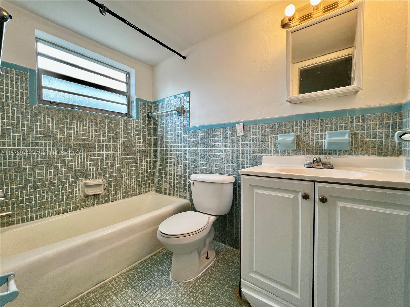 133 SE 4th Ave 3, Hallandale Beach, Florida 33009, 1 Bedroom Bedrooms, ,1 BathroomBathrooms,Residentiallease,For Rent,133 SE 4th Ave 3,A11573971