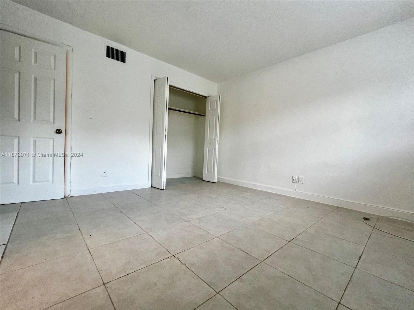 133 SE 4th Ave 3, Hallandale Beach, Florida 33009, 1 Bedroom Bedrooms, ,1 BathroomBathrooms,Residentiallease,For Rent,133 SE 4th Ave 3,A11573971