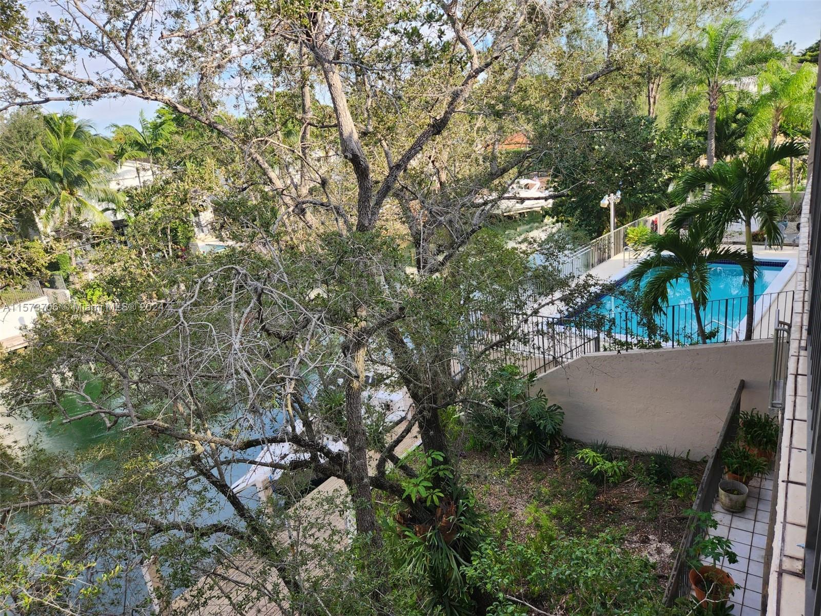 5201 Orduna Dr 14, Coral Gables, Florida 33146, 2 Bedrooms Bedrooms, ,2 BathroomsBathrooms,Residentiallease,For Rent,5201 Orduna Dr 14,A11573706