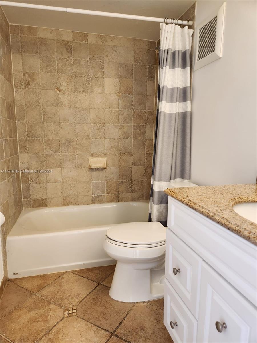 5201 Orduna Dr 14, Coral Gables, Florida 33146, 2 Bedrooms Bedrooms, ,2 BathroomsBathrooms,Residentiallease,For Rent,5201 Orduna Dr 14,A11573706