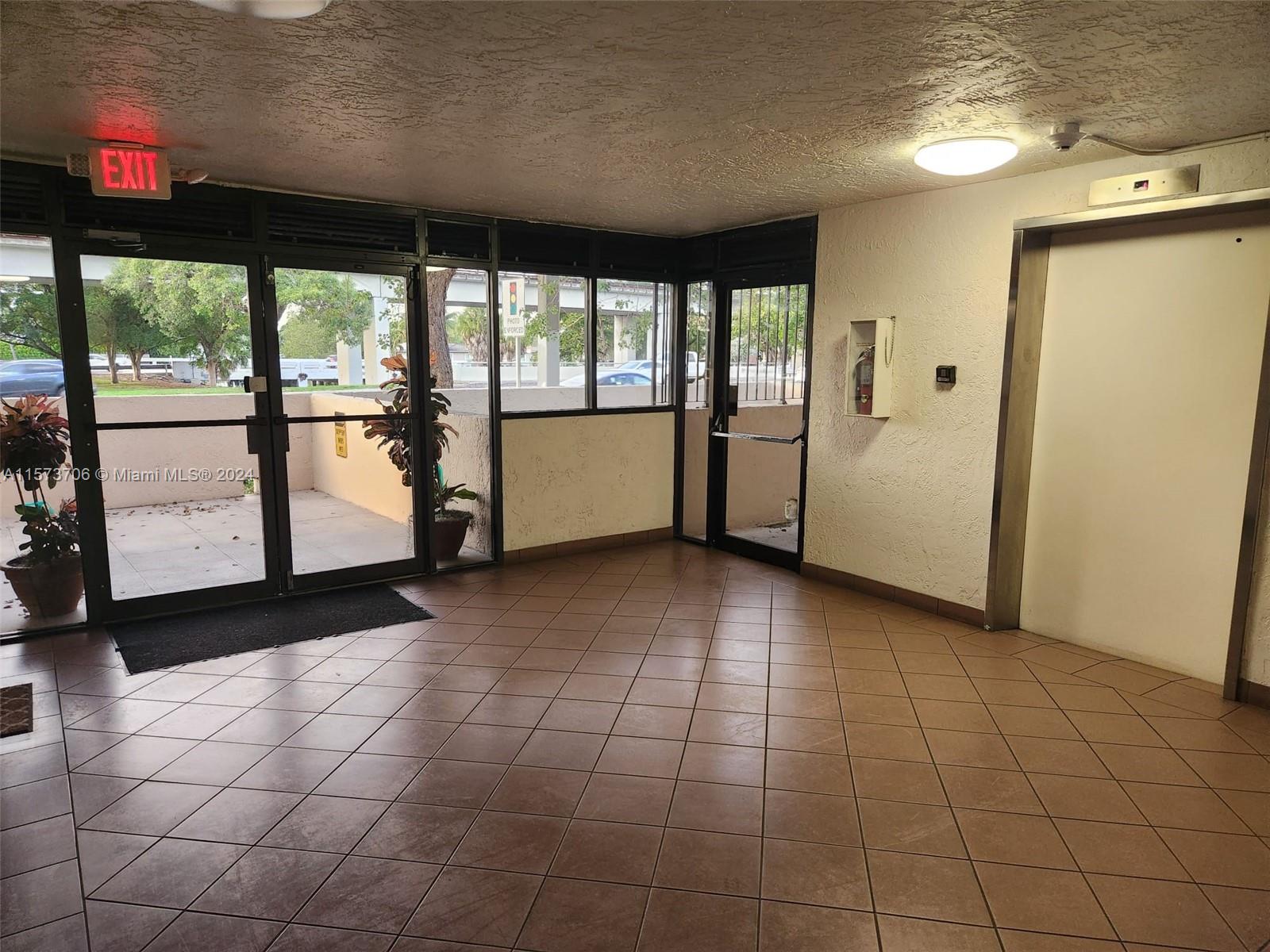 5201 Orduna Dr 14, Coral Gables, Florida 33146, 2 Bedrooms Bedrooms, ,2 BathroomsBathrooms,Residentiallease,For Rent,5201 Orduna Dr 14,A11573706