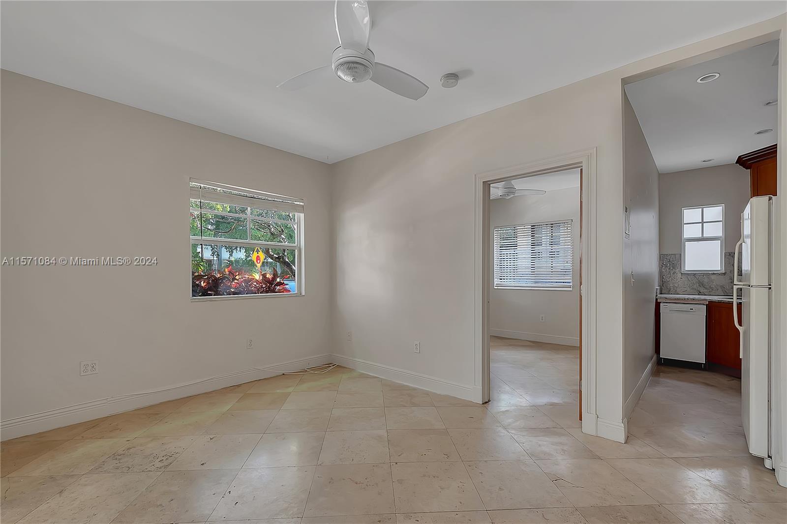 814 Lenox Ave 1, Miami Beach, Florida 33139, 1 Bedroom Bedrooms, ,1 BathroomBathrooms,Residentiallease,For Rent,814 Lenox Ave 1,A11571084